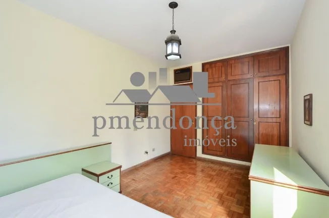 Imagem Apartamento de 141m² em Pinheiros para reforma, 3 quartos e 1 vaga.