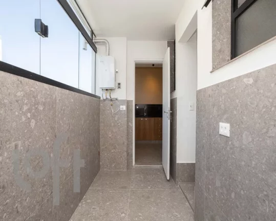 Imagem Apartamento em Perdizes com 145m² em rua tranquila e andar alto.