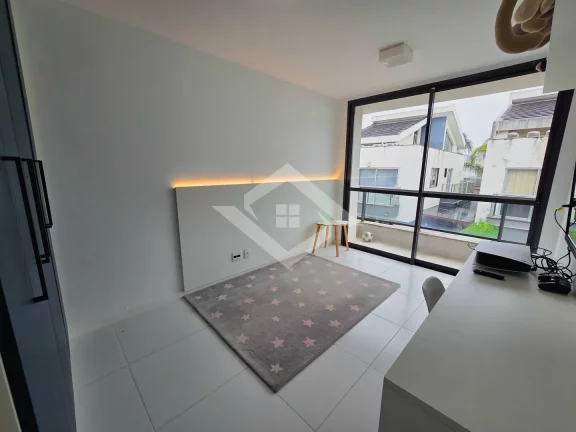 Imagem Casa de 4 quartos ( 3 suítes). Condomínio Enjoy, Recreio dos Bandeirantes