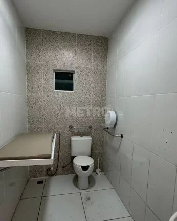 Imagem Ponto comercial 04 salas, 03 banheiros, 180m aproximados  Orla