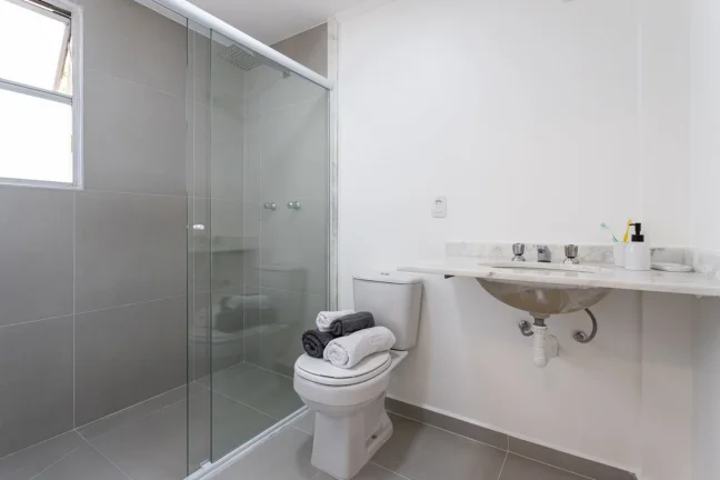 Imagem Apartamento 92M² Reformado, 3Q, 1 Suíte, 2 Banheiros, 2 Vagas, Varanda, Piscina, Churrasqueira, Academia, Salão de Festas e Jogos.