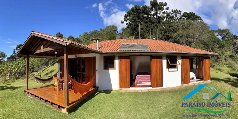 Imagem Seu Refúgio na Serra: Chácara com Vinhedo, Pomar e Casas Equipadas!
