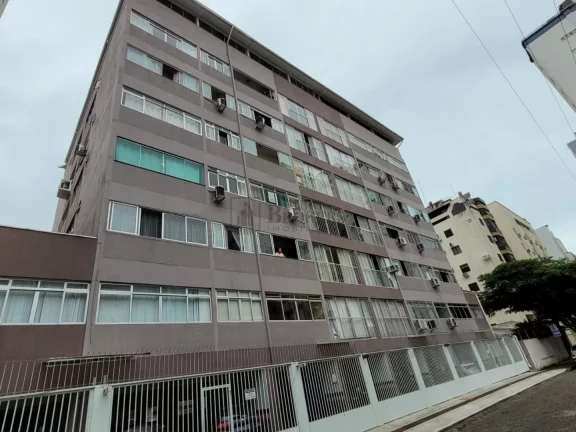 Imagem Apartamento para reforma com 3 dormitórios à venda em Balneário Camboriú.