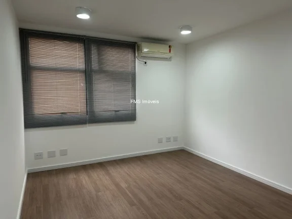 Imagem Conjunto comercial com 1 sala e vaga de garagem à venda em Indianópolis, São Paulo-SP - 20m² de área