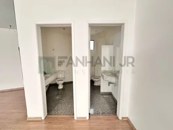 Imagem Aluguel de Sala Comercial de Alto Padrão na Vila Olímpia, São Paulo-SP: 4 Salas, 5 Banheiros, 2 Vagas de Garagem - 150m².