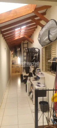 Imagem Linda Casa à Venda no Portal de Versalhes: 3 Quartos, Sendo 1 Suíte com Armários Planejados, por Apenas 550 Mil Reais – Oportunidade Imperdível!"