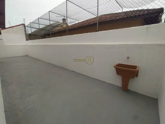 Imagem Casa 3 dorms, piscina a 300m da praia à venda em Peruíbe
