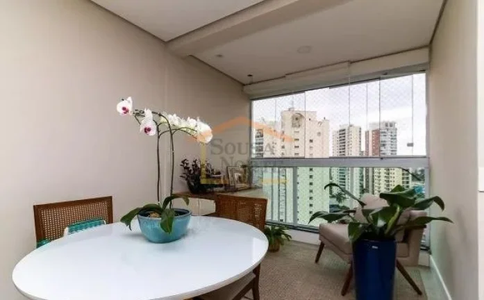 Imagem Apartamento 2 dormitórios, sendo 1 suíte, sala 2 ambientes, piso laminado de madeira na sala e dor...