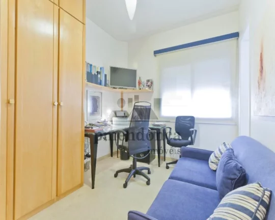 Imagem Apartamento amplo com living para 3 ambientes, terraço com vista livre, lavabo, 3 suítes com armá...