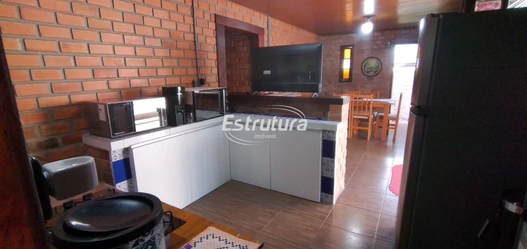 Imagem casa ampla no Pé de Platano 3 dormitórios, piscina e garagem para 3 automóveis