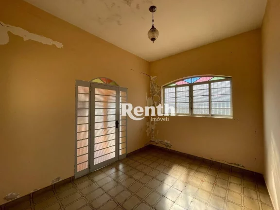 Imagem Casa com 4 dormitórios (2 suítes) à venda, 310 m² por R$ 750.000 - Vila Martins - Rio Claro/SP