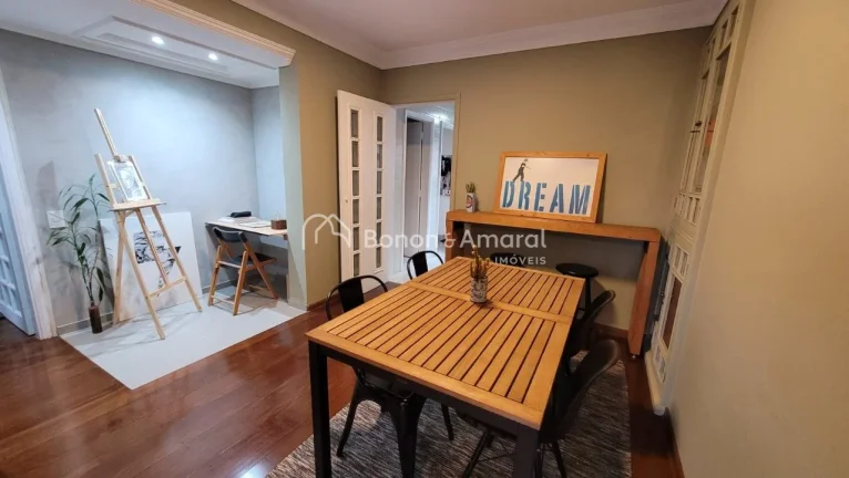 Imagem Apartamento reformado à venda no Bosque, com 121 m² muito bem distribuídos. O imóvel conta com u...