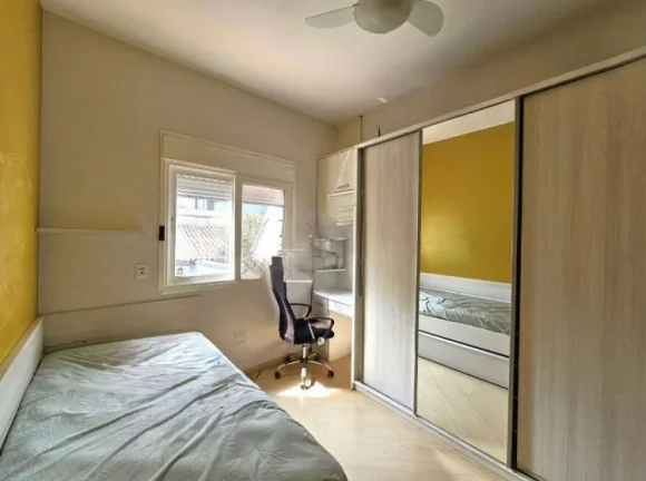 Imagem Casa200m² 4 dormitórios 2 suítes 4 vagas à venda, por R$ 950.000 Granja Viana - SP