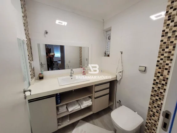 Imagem PITANGUEIRAS- CALÇADÃO , TOTALMENTE REFORMADO, MARAVILHOSO APARTAMENTO , 01 VAGA DE GARAGEM NO PRÉDIO.