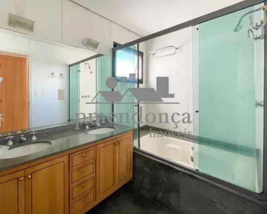 Imagem Apartamento em Perdizes com 03 sui­tes e 04 vagas, 215m².