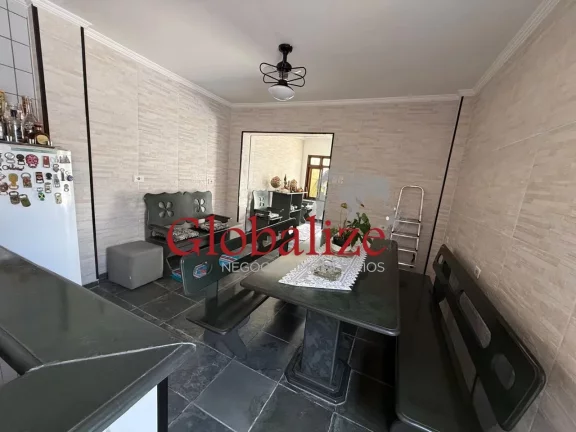 Imagem Sobrado com 3 dormitórios, piscina, 2 vagas de garagem no bairro do Embaré em Santos por R$ 1.270.000,00