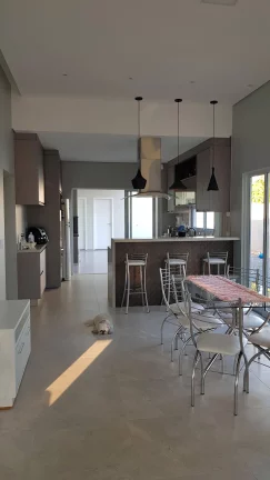 Imagem Casa em condomínio fechado á venda com 3 quartos em Forquilhas