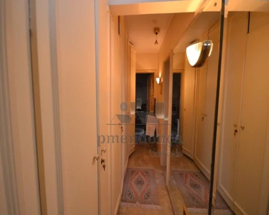 Imagem Excelente apartamento, living para 3 ambientes, com lareira, piso em tabuas largas, ampla varanda, 3...