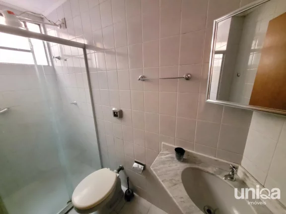 Alugo apto 02 dormitorios com garagem- Entre Presidente e Av Medianeira.