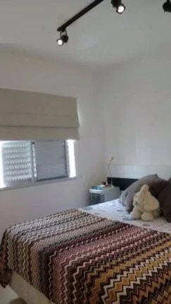 Imagem Apartamento lindo com acabamento diferenciado, contendo 2 quartos com armários, banheiro social com...