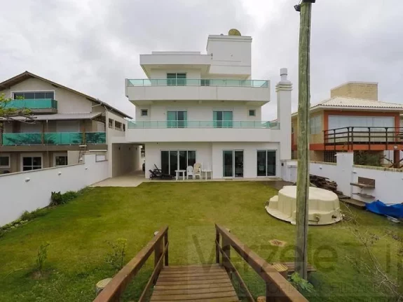 Imagem Casa / Sobrado para Venda em Bombinhas / SC no bairro Mariscal