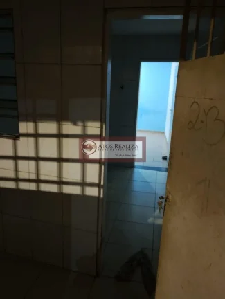 Imagem Casa à Venda no Jardim Edda, SP: 3 Dorms, 1 Banheiro - R$230 Mil, são 3 casinhas no quintal, Ideal para investimento.