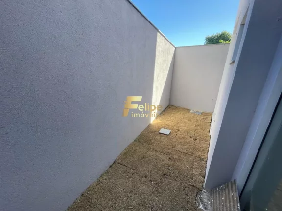 Imagem CASA DUPLEX LOCALIZADA A 500 METROS DA PRAIA - SANTA MÔNICA / ES