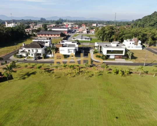Imagem O Royal Garden é um condomínio localizado no bairro Pirabeiraba, na cidade de Joinville, Santa Cat...