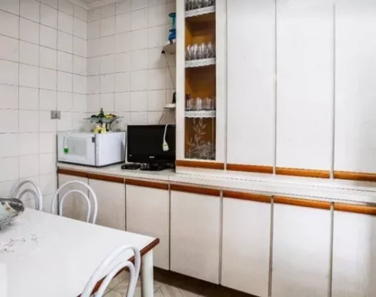 Imagem Casa Com 150 metros 3 Dormitórios 2 Banheiros e 5 vagas de garagens