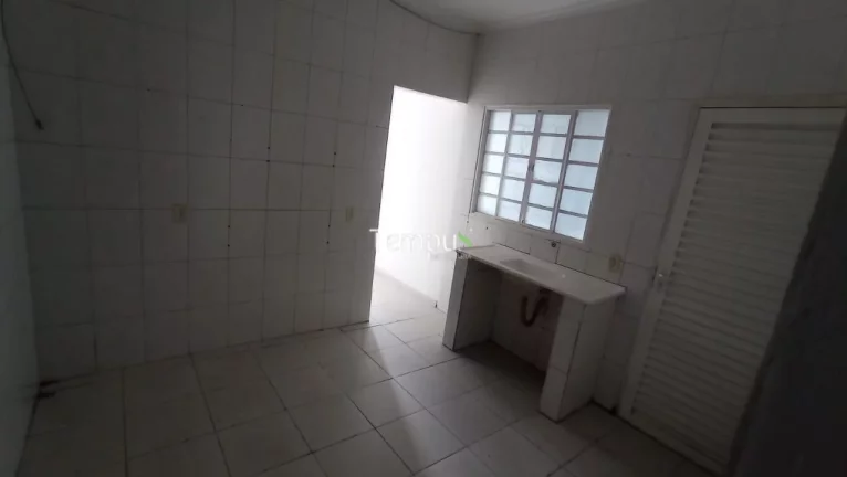 Imagem Casa Padrão, Casa com 2 dormitórios + 3 barracões à venda, 300 m² por R$ 450.000 - Cidade Livre - Aparecida de Goiânia/GO