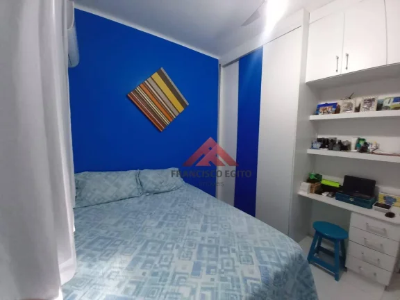Imagem Apartamento com sala 02 quartos em excelente localização em icarai,proximo a todo comercio da região,condução na porta,rua tranquila