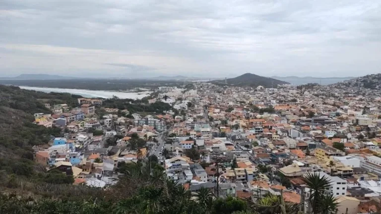 Imagem Residencial › Casa de Condomínio com 3 quarto(s) a Venda