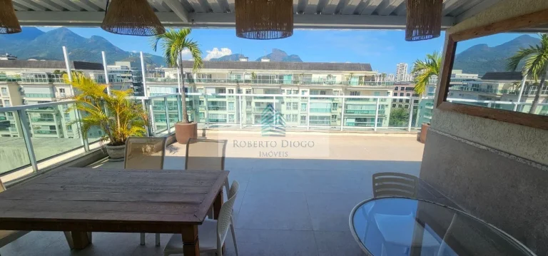 Imagem Residência de luxo à venda na Barra da Tijuca, Rio de Janeiro: 3 quartos, 1suíte ,2 salas, 4 banheiros, 200m² de área.