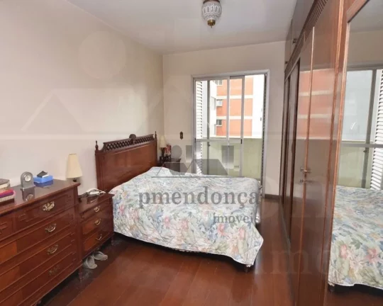 Imagem Amplo apartamento de 186m², planta original com 4 dts, sendo que abriu um para o living, 3 dormitó...