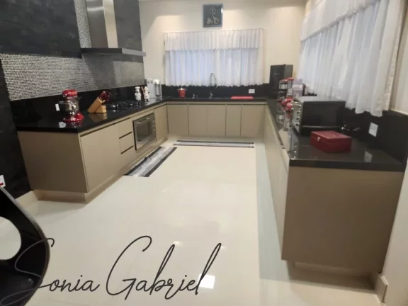 Imagem Imóvel de luxo: Casa em condomínio à venda em Valinhos-SP, Condomínio Zürich Dorf - 4 quartos, 4 suítes, 3 salas, 6 banheiros, 6 vagas, 580m².