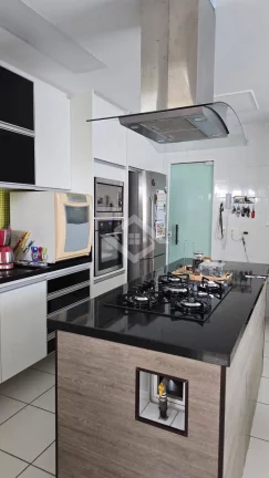 Imagem Casa Triplex Mobiliada no Jardins de Monet - 224m², Piscina Aquecida