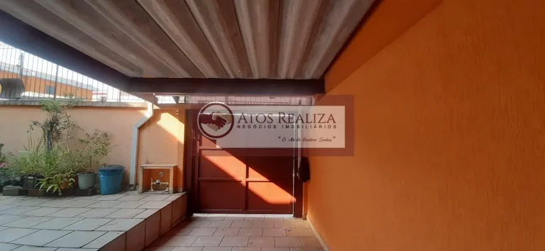 Imagem Vendo lindo assobradada em Jordanópolis região da Cidade Dutra. Vendo Assobradada de 255m² sendo 3 dormitórios, cozinha, quintal nos fundos com com forno de pizza e Churrasqueira e quarto e banheiro, quintal na frente, mais um cômodo, 2 vagas cobertas, co