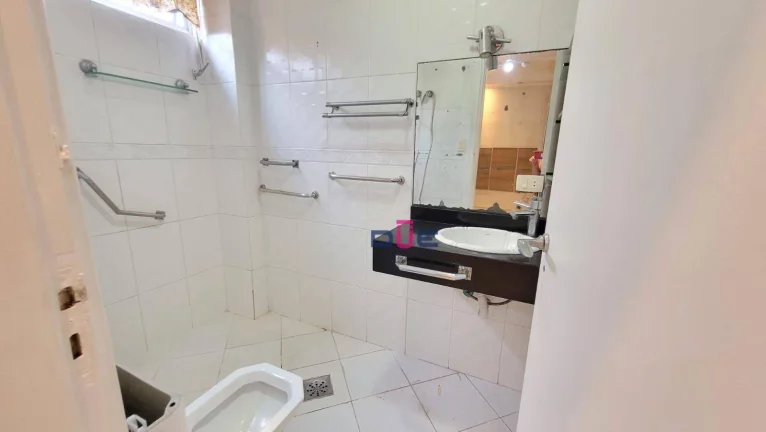 Imagem Apartamento com 3 dormitórios à venda, 110 m² por R$ 650.000 - Boqueirão - Santos/SP