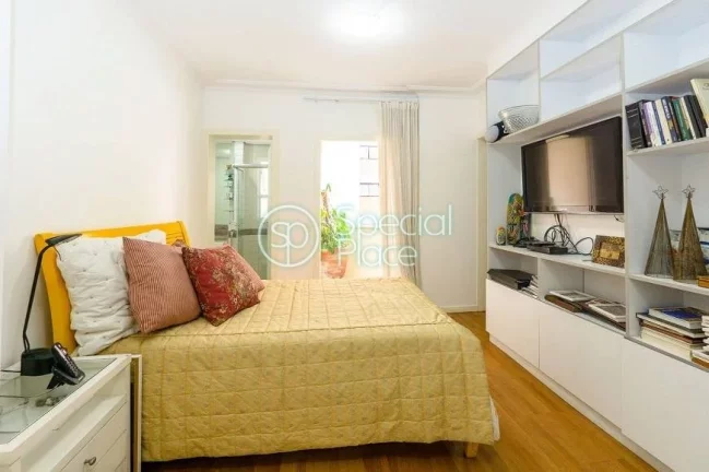 Imagem Excelente apartamento com 209m² em Moema Pássaros, fora da rota! Amplo living para 03 ambientes co...