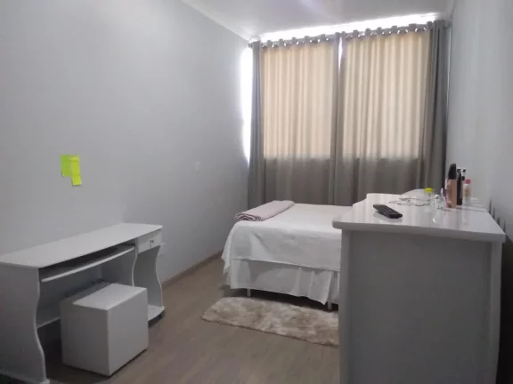 Imagem Lindíssimo sobrado com 3 suítes e acabamento de padrão – Conforto e sofisticação em cada detalhe!