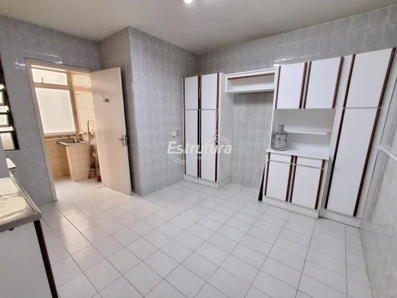 Imagem Apartamento de 3 dormitórios, mais dependência, no centro.