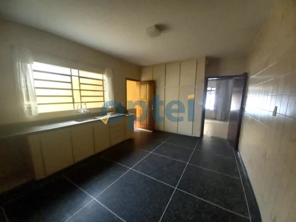 Imagem CASA TERREA NO CENTRO DE SBC, COM 148,00 M² , 02 QUARTOS , 01 SUITE, 02 BANHEIROS, COM 02 VAGAS DE GARAGEM.