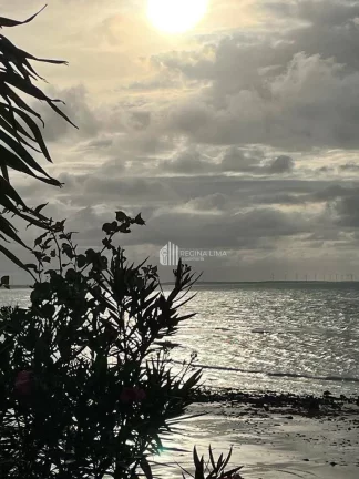 Imagem Casa na PRAIA DO COQUEIRO (Porteira fechada), VISTA PARA O MAR, pé na areia, à venda por R$ 2.000.000,00 - Coqueiro - Luís Correia/PI