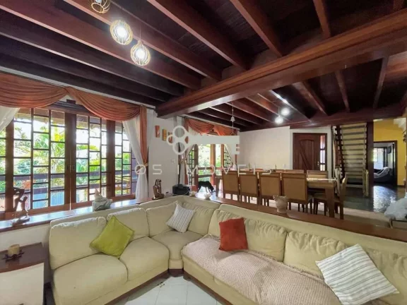 Imagem Linda casa com 06 quartos (1 suíte) , piscina, gourmet no "Granja Viana II"
