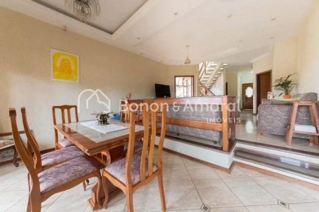 Imagem Localização privilegiada. Hall de entrada com escritório. Sala de estar, sala de jantar, lavabo, ...