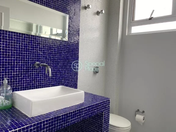 Imagem Excelente apartamento com 228m² no Jardim América. Inteiramente reformado, planta quadrada, pé di...