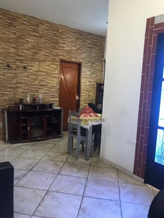 Imagem Casa com 3 dormitórios à venda, 212 m² por R$ 600.000,00 - Santa Catarina - São Gonçalo/RJ