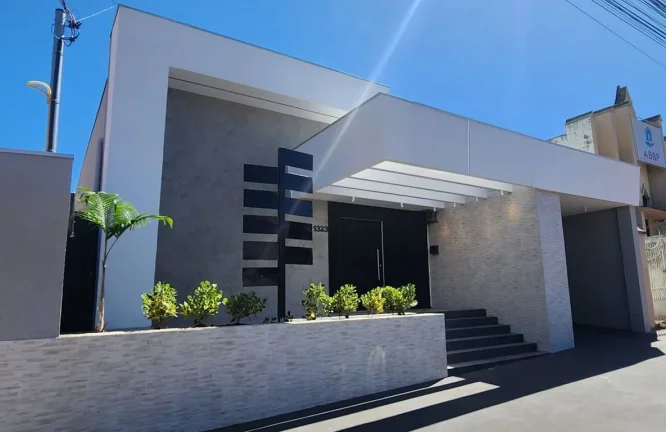 Imóvel Comercial com 10 Salas – Excelente Investimento