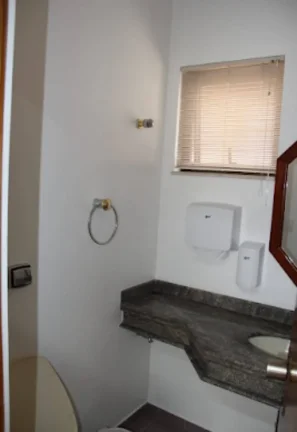 Imagem Sobrado Comercial para Alugar com 280m², 3 dormitórios, 1 suíte, 1 sala e 2 vagas!!!