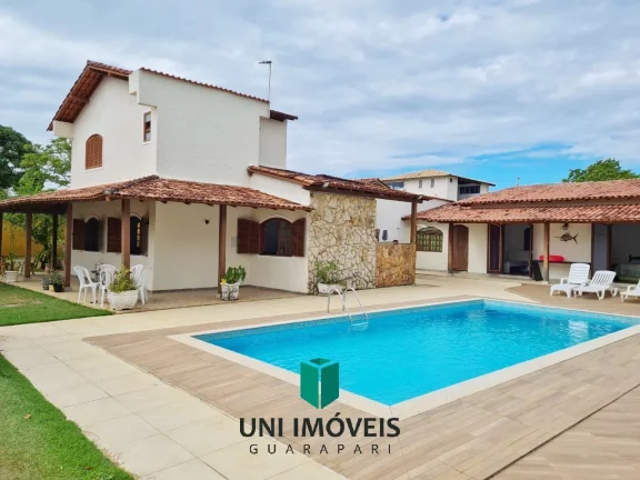 Maravilhosa casa com 6 quartos e lazer completo a venda por R$1.750.000 em Setiba - Guarapari/ES